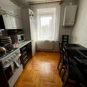 Продаж 2к Квартира вул. Бережанська
