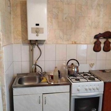 ПРОДАЖ мебльованої 2-кімн. з АО, пров. Б. Хмельницького (А)