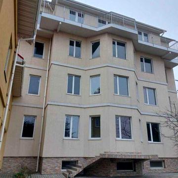 Капітальний малоквартирний будинок клубного типу у Совіньоні. 1S75
