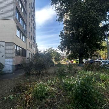 Продаж 3 кімнатна, вул.В.Нестайка(мільчакова) метро Лівобережна