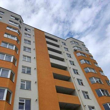 Простора 2-кімнатна квартира на Виставці з чудовим плануванням!