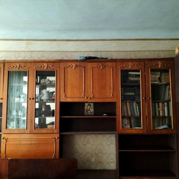 Продається трьохкімнатна квартира,яка складається з двох квартир
