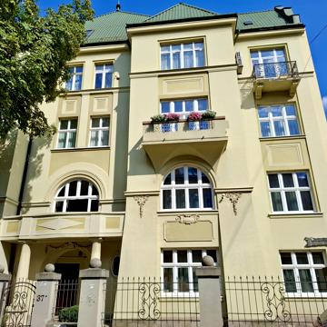 Івана Котляревського вул., 37а