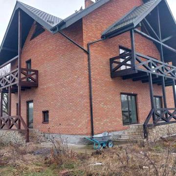 Здається будинок з банею. Кременище