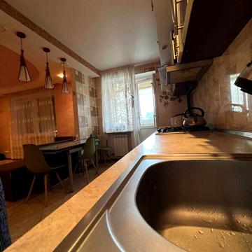 Продажа 3к квартира Небесної Сотні проспект
