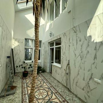 Шикарная квартира на земле в центре г Николаев 150м2