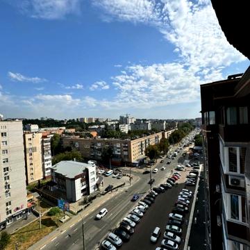 Зарічанська вул., 11