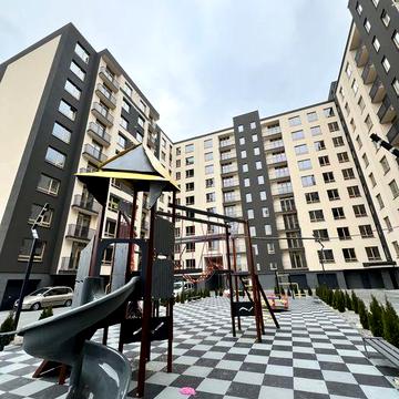 Можна під єОселю, постанови. Здана, велика 3-кімнатна в центрі.
