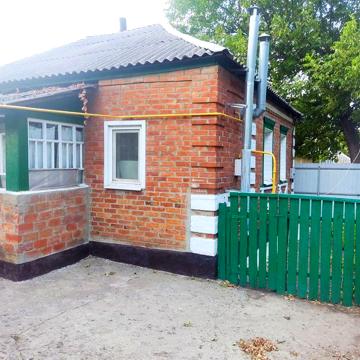 Продам  добротний будинок з газом і пічью