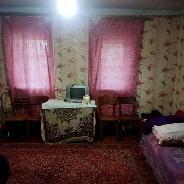 Продам  добротний будинок з газом і пічью