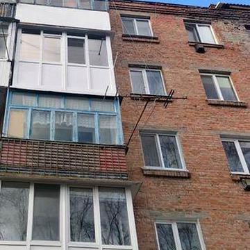 Продам квартиру 3 кімнатну.