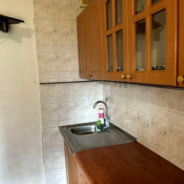 Продаємо 1 кім квартиру 5 Зарічний 83