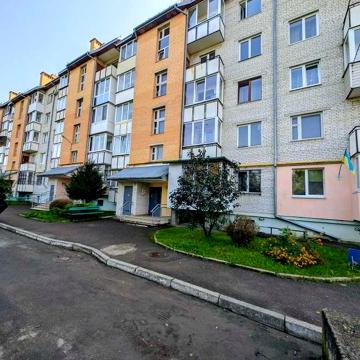 Продаж 3-х кімнатної квартири на вул. Наливайка