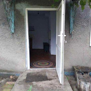 Продам будинок з землею