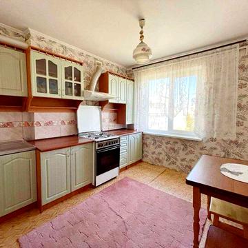 Продаж  3 кімнатної квартири в центрі Корабельного. ВЕЛИКА кухня!!