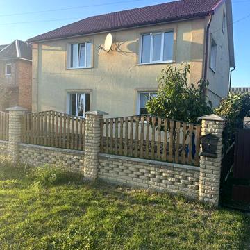Продам будинок в Луцьку