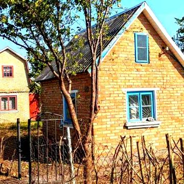 Дача , 8 соток (право власності) з 2 цегл. буд. (р.Західний Буг)