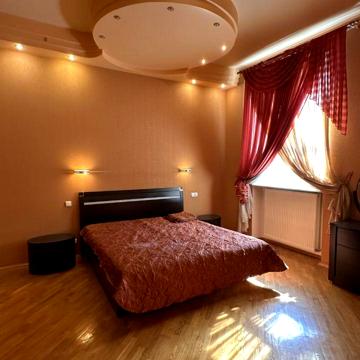 Римарська вул., 22