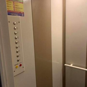 Продам  2-х комнатную квартиру (Хортицкой,Универсам)