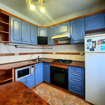 Продам 2к квартиру з капітальним ремонтом біля парку