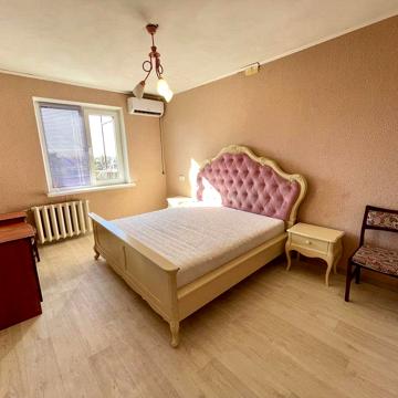 Продаю трикімнатну квартиру на 95 Кварталі