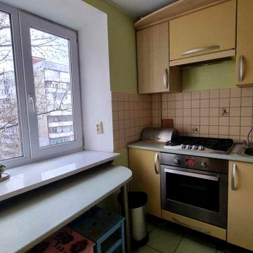 Здається в оренду трикімнатна квартира в центрі