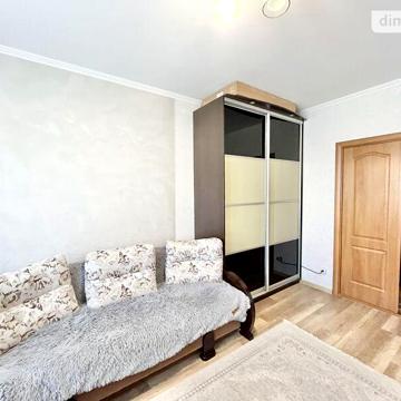 Продаж 3к Квартира вул. Товариська