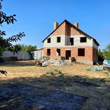 Продам свой (не агентство)не достроенный дом,р-н новые дома(павленки)