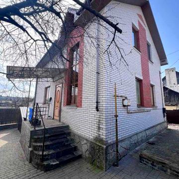 № 12393 - Продається двоповерховий будинок в центрі міста, 160 кв.м.!