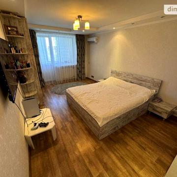 Продажа 3к квартира Стрітенська (Комсомольська) вулиця