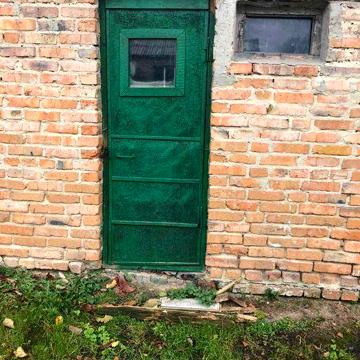 Продаж дво кімнатної квартири пів будинку