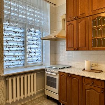 Саксаганського вул., 85