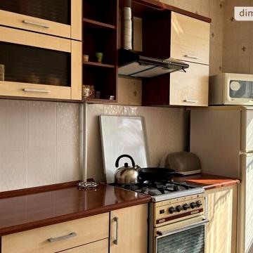 Довгострокова оренда 3к Квартира вул. 15-го Квітня