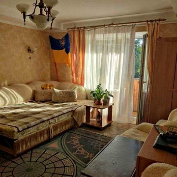 Продаж 3-х кімнатної квартири; Русанівська Набережна,4