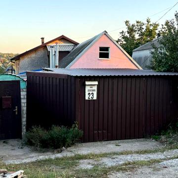 Продам домовладение верх Артема с парковкой для авто и участком