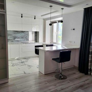 Продам 3-комнатную квартиру "Космос" ул. Антарктическая