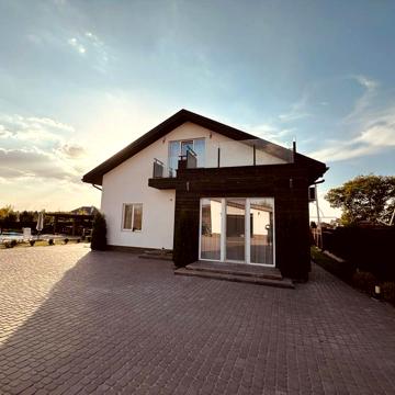 Продажа нового 2-эт. Дома 260м2 район Лесопарковая.