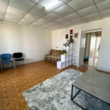 Продам простору 1-о кімнатну квартиру в цегляному будинку