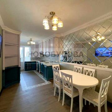 Продам 2х кімнатну квартиру в центрі міста пров.Інститутський 34