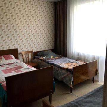 Квартира біля будинку офіцерів