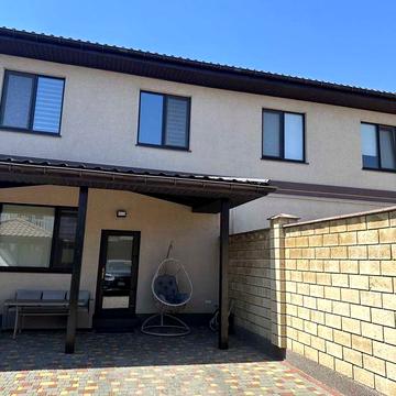 Продам дом состоящий из двух  автономных частей.