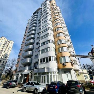 2 кімнатна квартира в Центрі з всім наповненням