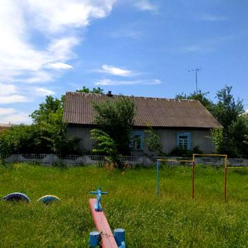 Будинок і 30 соток землі