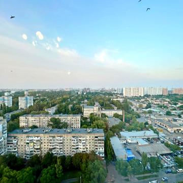 Варненська вул., 29