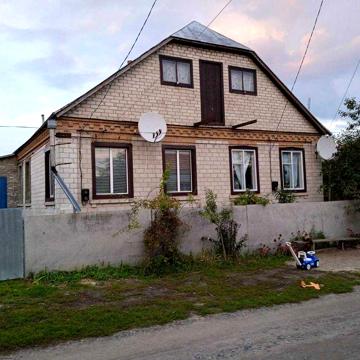 Продам половину будинку