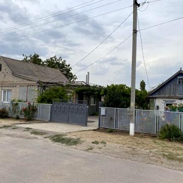 Продаж двох будинків в одному дворі(ТІЛЬКИ ПРОДАЖ)