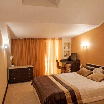 3к, 90 м2, Поділ, вул. Щекавицька 30/39, метро Котрактова площа