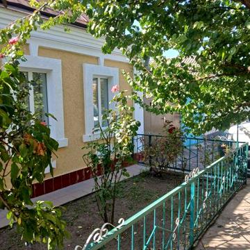 Продаю добротный дом по ул. 8-я Военная