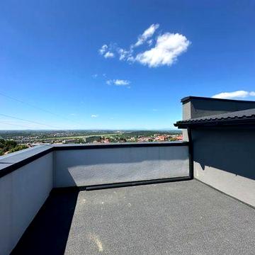 Будинок з панорамним видом на Ужгород