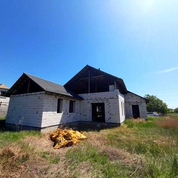 Добротный дом. Расположенный вблизи лимана.